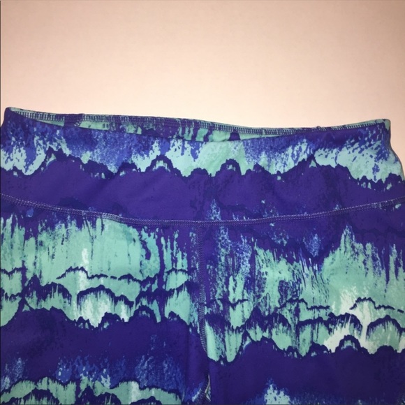 Zella Printed Athletic Crop Leggings, M - Picture 3 of 7